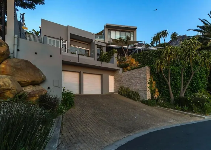 Villa Stern Close Camps Bay